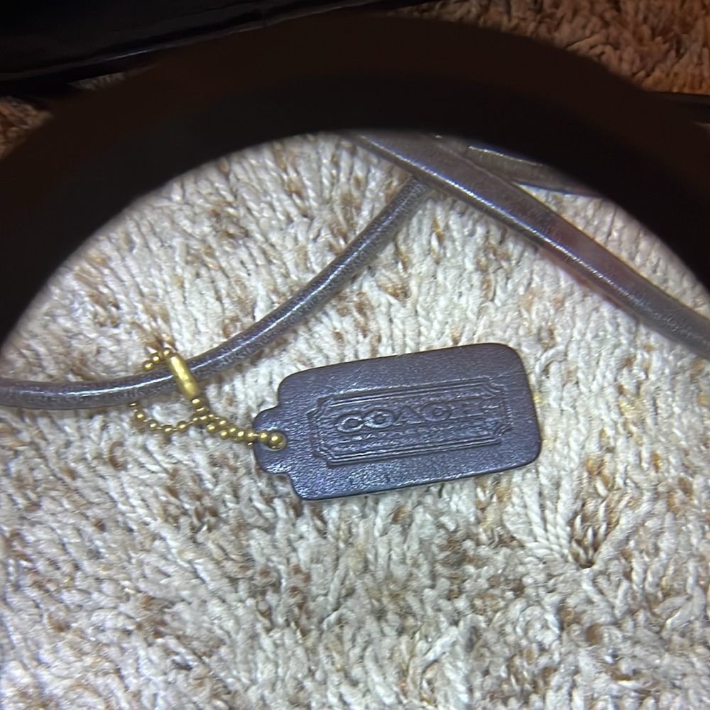 Elegant Black Shoulder Bag - Picture 6 of 7